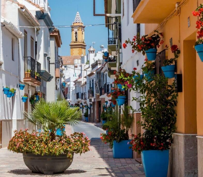 Estepona Port Beachside Apartment - Marina Bay Экстерьер фото