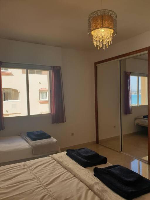 Estepona Port Beachside Apartment - Marina Bay Экстерьер фото