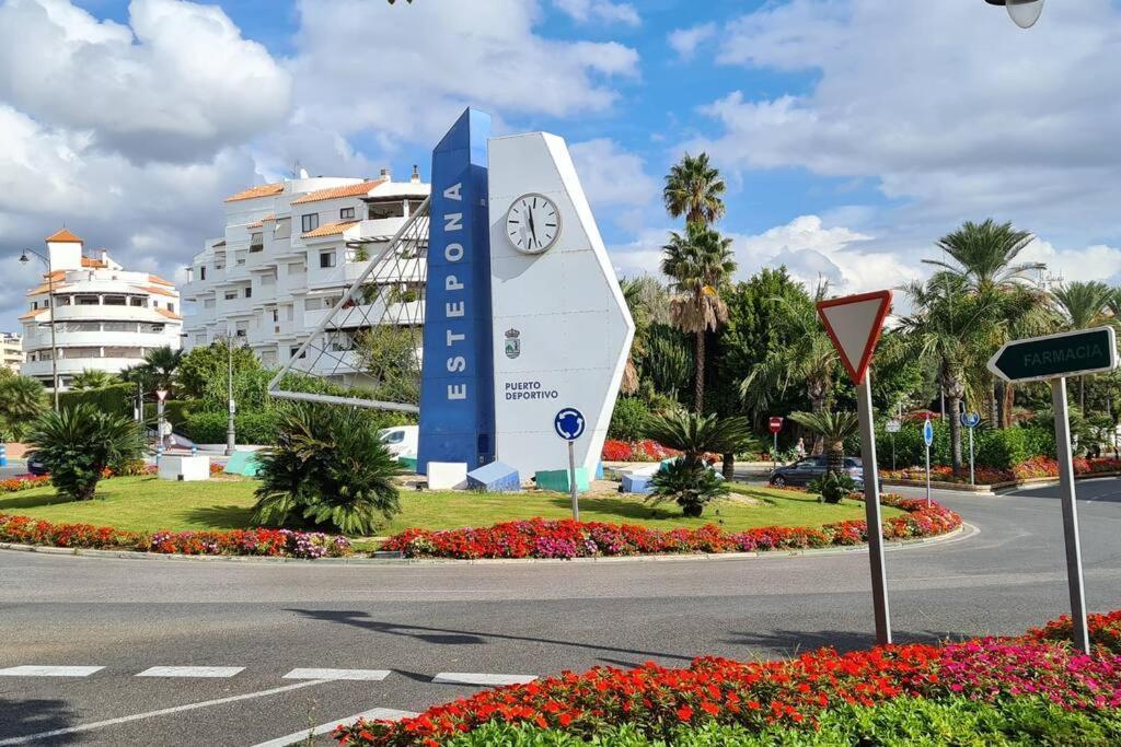 Estepona Port Beachside Apartment - Marina Bay Экстерьер фото