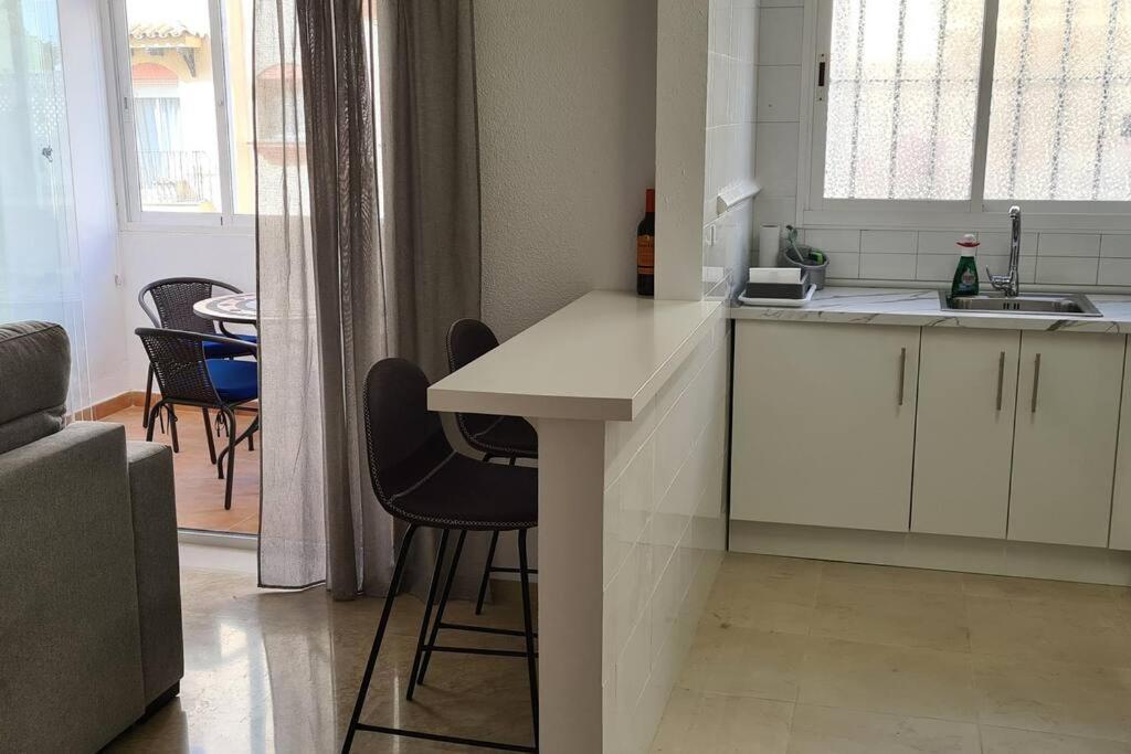 Estepona Port Beachside Apartment - Marina Bay Экстерьер фото